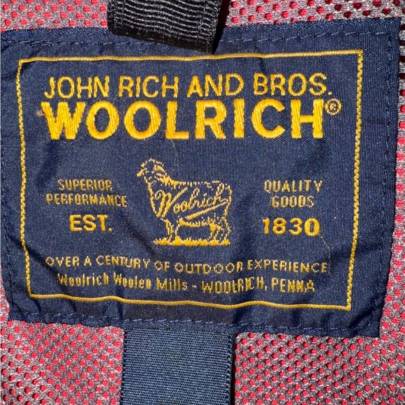 Woolrich Red & Gray Full-Zip Outdoor Jacket | Men's Size - Medium - Picture 7 of 10